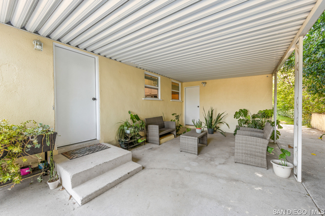 619 Maydee ST, Duarte CA: https://media.crmls.org/mediaz/13f65b84-e83f-49fb-9b90-f0ee1b323bfb.jpg