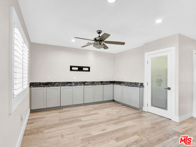 520 Irving Drive photo 8
