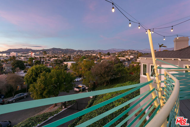 906 HYPERION Avenue, Los Angeles CA: https://media.crmls.org/mediaz/13f74c3e-5c66-46c2-8679-964952be3669.jpg
