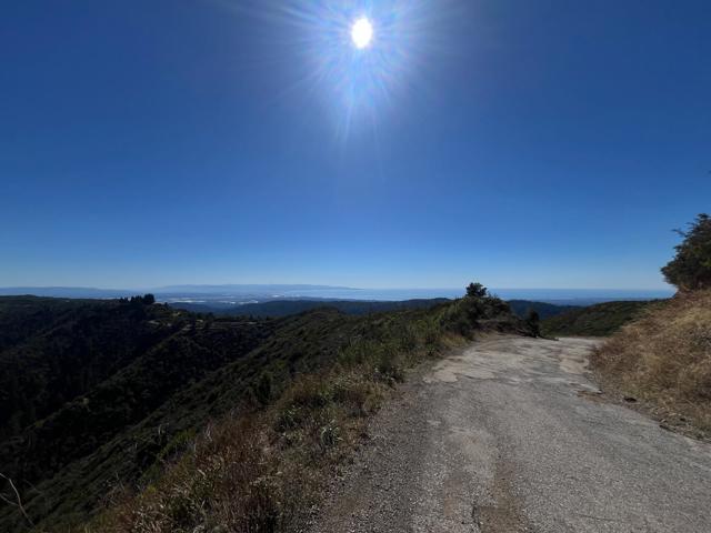 35005 Loma Chiquita Road, Los Gatos CA: https://media.crmls.org/mediaz/13f7de31-a80d-4380-8bfd-d684c99557c3.jpg