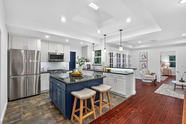 543 Toft Street, Mountain View CA: https://media.crmls.org/mediaz/13f81f07-26fc-4e56-bbf4-948a5123aa50.jpg