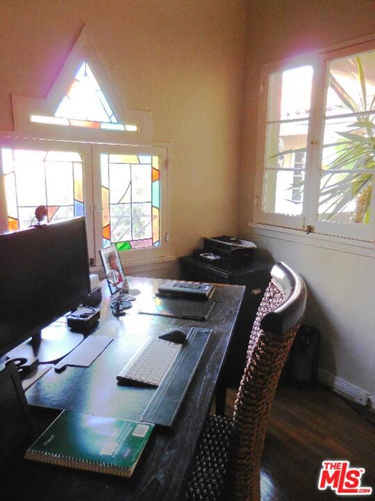 1134 S Hayworth Avenue, Los Angeles CA: https://media.crmls.org/mediaz/13f9489a-bf74-41f0-a8df-78fa6a4ec9e6.jpg