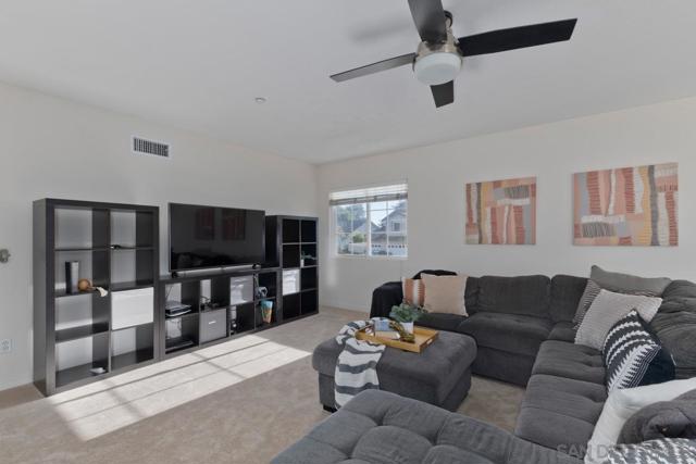 1889 Autumn Ln, Vista CA: https://media.crmls.org/mediaz/13f986f5-6e67-4675-a9f7-a974ff79b523.jpg