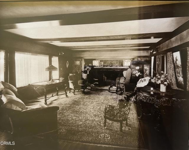 1327 S Oak Knoll Avenue, Pasadena CA: https://media.crmls.org/mediaz/13fa10a7-0c59-455f-ad1e-9e69b519ada6.jpg