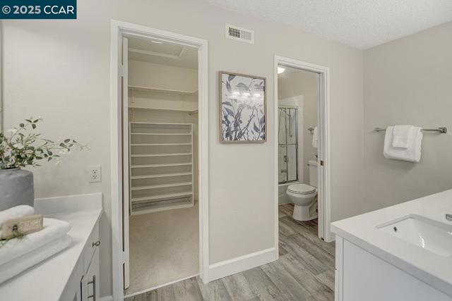 3288 Terra Granada Dr, Walnut Creek CA: https://media.crmls.org/mediaz/13fa2c64-b60d-4e74-9b03-0b2ce2471bf6.jpg