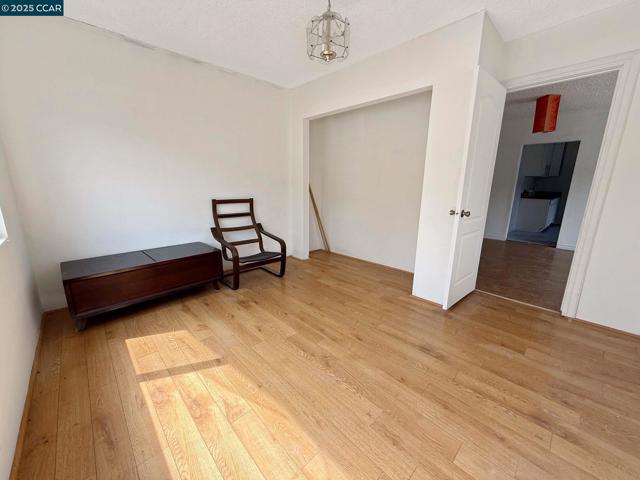 2129 Harrington Ave, Oakland CA: https://media.crmls.org/mediaz/13fab1d7-63de-4e25-a9e2-f0fbe298cc64.jpg