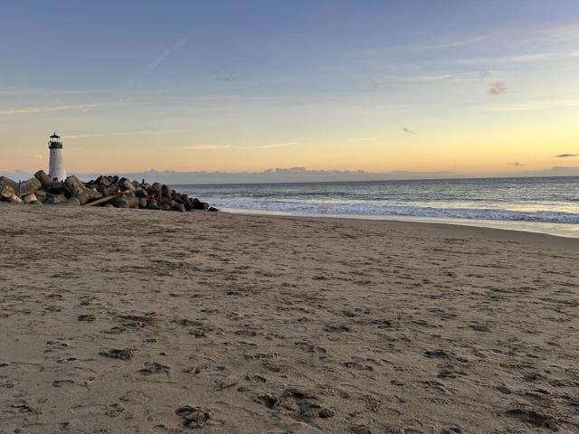 207 2nd Avenue, Santa Cruz CA: https://media.crmls.org/mediaz/13fb002f-f129-49f1-821e-df6ae551104b.jpg