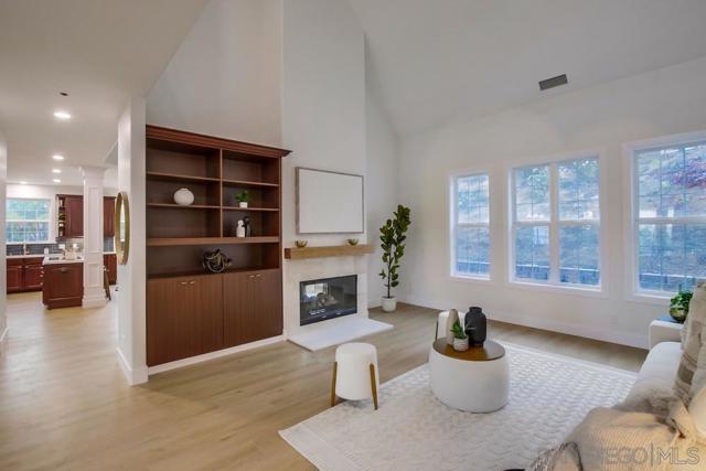 2543 Daisy Ln, Fallbrook CA: https://media.crmls.org/mediaz/13fb5ccc-40ee-4f59-8487-c8a2eb0b7f57.jpg