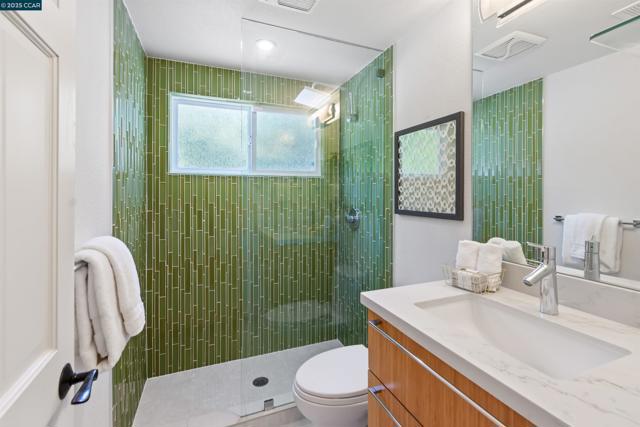 2140 Hidden Oak Dr, Danville CA: https://media.crmls.org/mediaz/13fbc2ef-1ed4-4f31-809e-714924512643.jpg