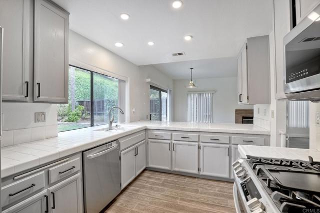 2091 Sequoia Crest, Vista CA: https://media.crmls.org/mediaz/13fc18da-06b4-4f40-9903-f1a17fa061e8.jpg