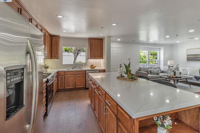 4182 Lautrec Dr, San Jose CA: https://media.crmls.org/mediaz/13fc25b5-f396-47a3-bcd0-aa730e98494d.jpg