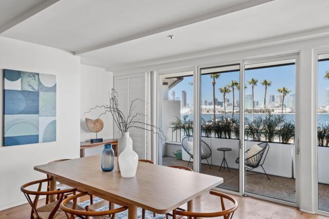 1101 1st Street, Coronado CA: https://media.crmls.org/mediaz/13fd10c5-4079-4883-a688-d11346bdc65f.jpg