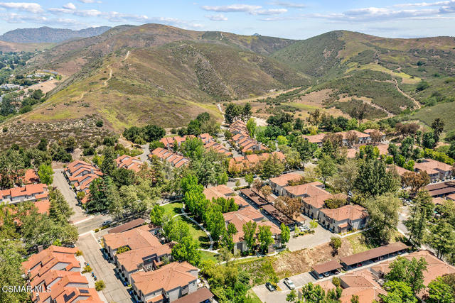 732 Via Colinas, Westlake Village CA: https://media.crmls.org/mediaz/13fd3f76-7ba0-4796-9282-29413c6385fd.jpg