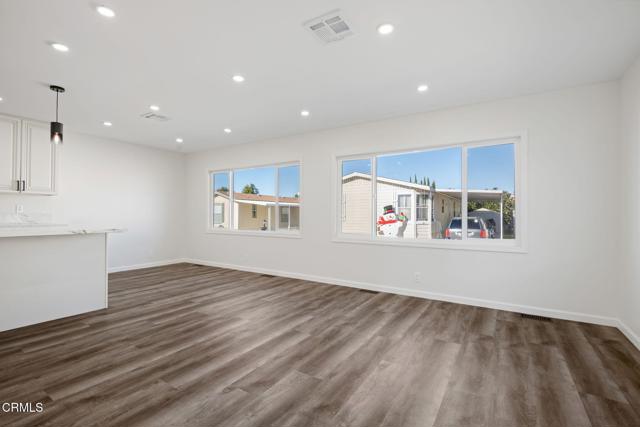 Detail Gallery Image 7 of 25 For 66 via Sintra #66,  Camarillo,  CA 93012 - 3 Beds | 2/1 Baths