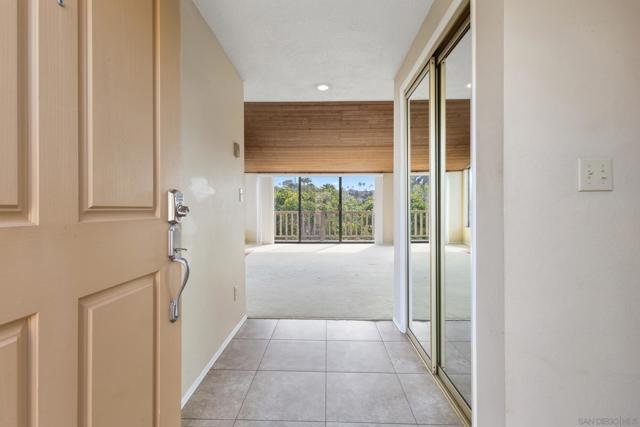 573 S Sierra, Solana Beach CA: https://media.crmls.org/mediaz/13fda57a-39c6-4e1d-b3e5-e8e64c69cf9a.jpg