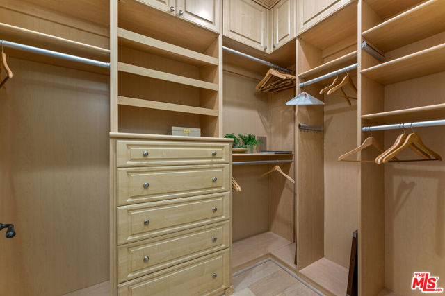 Drew Fenton | 16123 W SUNSET Boulevard Pacific Palisades CA | MLS: 7127198