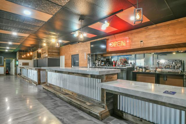 561 1St St, Brentwood CA: https://media.crmls.org/mediaz/13ff79f8-af4b-4a88-bbfc-5fb1c41ecce5.jpg