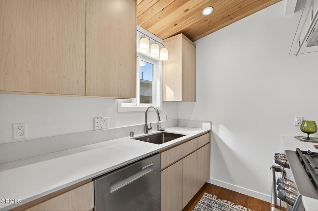 MLS #V1-33475 image #14