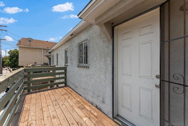 3941 45 32nd St, San Diego CA: https://media.crmls.org/mediaz/13ffe975-a653-43fb-9c60-c51fe1e7ff66.jpg