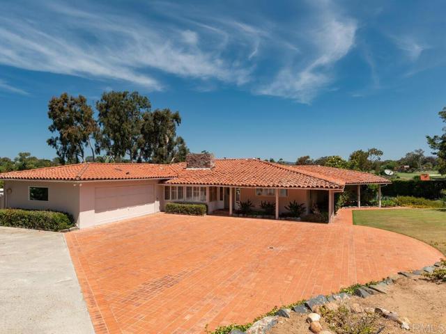 6418 Paseo Delicias, Rancho Santa Fe CA: https://media.crmls.org/mediaz/140058ab-48c0-44f4-8d70-f0454ada2c5b.jpg
