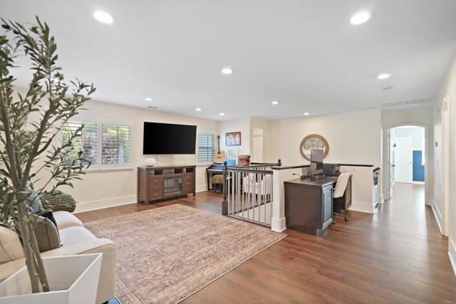 Detail Gallery Image 12 of 72 For 25351 Forest St, Corona,  CA 92883 - 5 Beds | 5 Baths