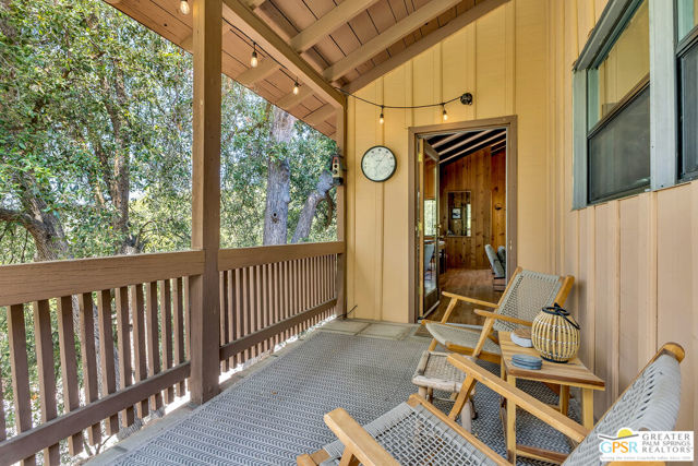 26540 Crestview Drive, Idyllwild CA: https://media.crmls.org/mediaz/140081e2-02c8-4885-bd25-a8d041fc8b66.jpg