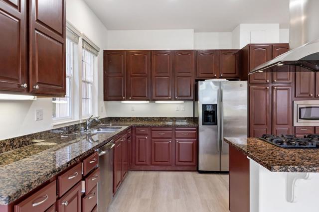 88 S Broadway, Millbrae CA: https://media.crmls.org/mediaz/140129c9-eae9-4b4b-a539-98a608831520.jpg