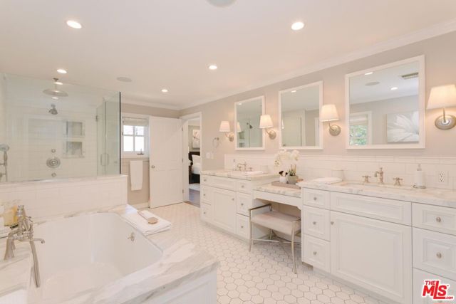 2055 Outpost Drive, Los Angeles CA: https://media.crmls.org/mediaz/1402034c-ecee-442d-adee-014a4792b555.jpg