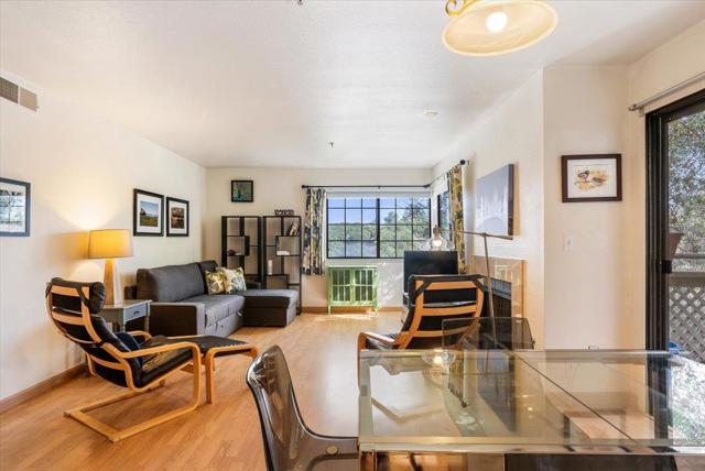 241 Quail Run Court, Monterey CA: https://media.crmls.org/mediaz/14025187-2f21-4154-8068-145631086b11.jpg