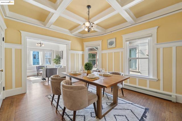 2002 Chestnut St, Oakland CA: https://media.crmls.org/mediaz/1402e6ce-11c8-449b-bb91-9686a7dc49f5.jpg