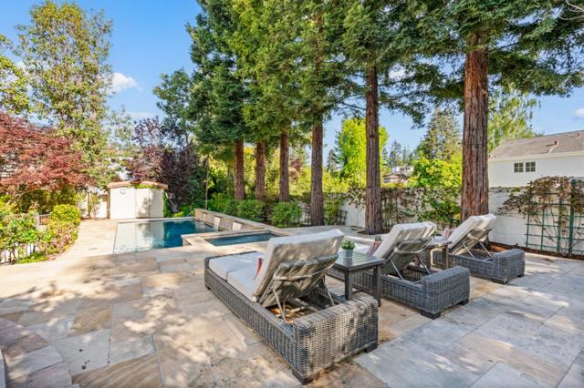 6 Zachary Court, Menlo Park CA: https://media.crmls.org/mediaz/140419c5-3459-4d62-ae67-d0d4e4343b97.jpg