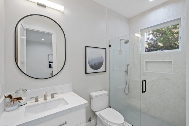 1303 American Way, Menlo Park CA: https://media.crmls.org/mediaz/14045621-123c-4b7e-944e-ab5f71b4d536.jpg