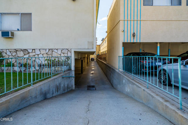 Detail Gallery Image 6 of 27 For 214 E Chevy Chase Drive Dr, Glendale,  CA 91205 - – Beds | – Baths