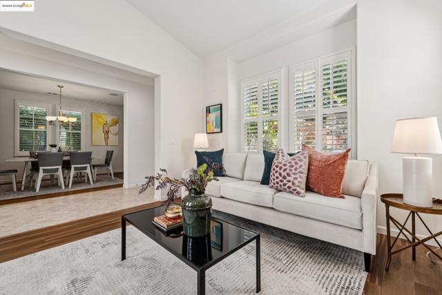 1027 Azuar Drive, Vallejo CA: https://media.crmls.org/mediaz/1404af48-c472-4987-9c67-b51202df900e.jpg