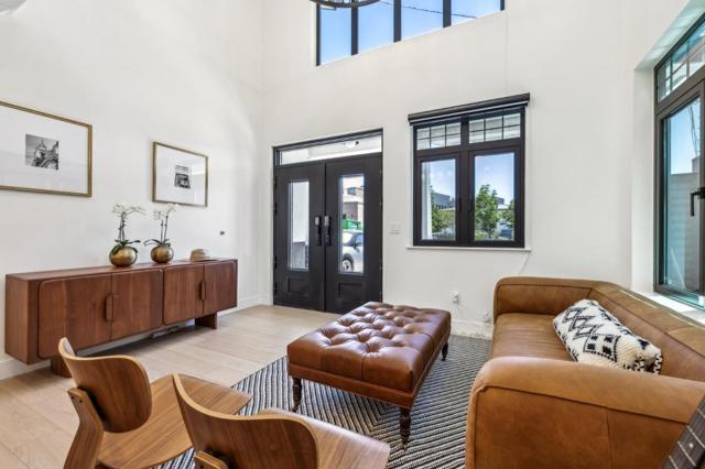 546 Oxford Avenue, Palo Alto CA: https://media.crmls.org/mediaz/140581a6-7fc9-4ea4-9c33-11985a194d68.jpg