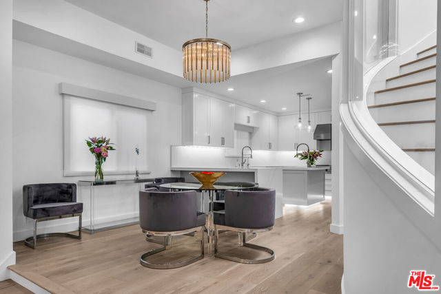 Image 11 of 43 For 2620 Grand Canal