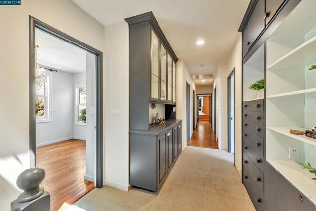 23 El Verano, Orinda CA: https://media.crmls.org/mediaz/1406877f-8926-4508-8cda-d22988c069d4.jpg