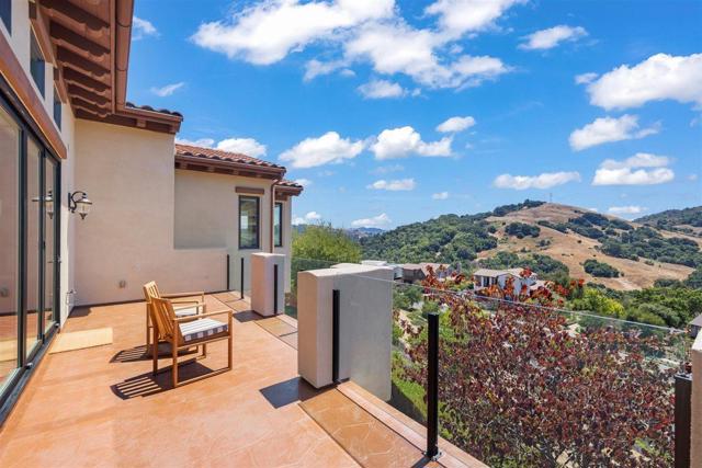 21 Bigleaf Road, Orinda CA: https://media.crmls.org/mediaz/14068bb0-c216-4ec5-92d2-022af3276ea8.jpg