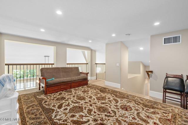 2427 Springbrook Street, Thousand Oaks CA: https://media.crmls.org/mediaz/1406a832-a3db-40f3-82d7-46c338f84fbc.jpg