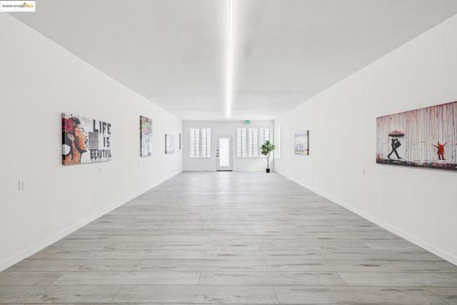 904 41st St, Oakland CA: https://media.crmls.org/mediaz/1406e27d-0aa5-4e70-9381-2cec1dce1088.jpg