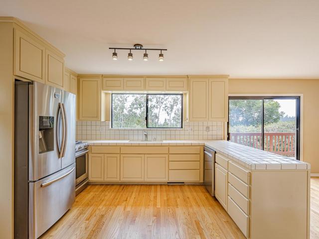 3040 Pacific Heights Drive, Aptos CA: https://media.crmls.org/mediaz/1406efe3-6f67-4348-94ea-ddf0fb419b1c.jpg