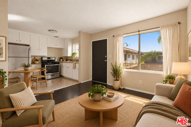 819 West Imperial Highway photo 10