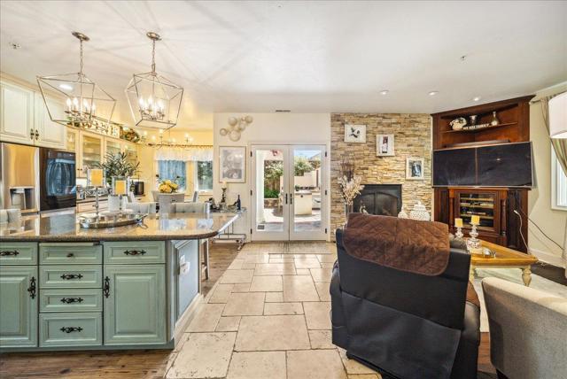 17666 Winding Creek Road, Salinas CA: https://media.crmls.org/mediaz/14077be5-8917-4380-8afd-4b2a308816c9.jpg