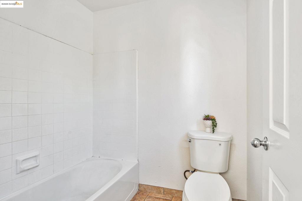 https://media.crmls.org/mediaz/1408218e-4dd9-4401-bfc4-7baa1c875033.jpg?preset=X-Large