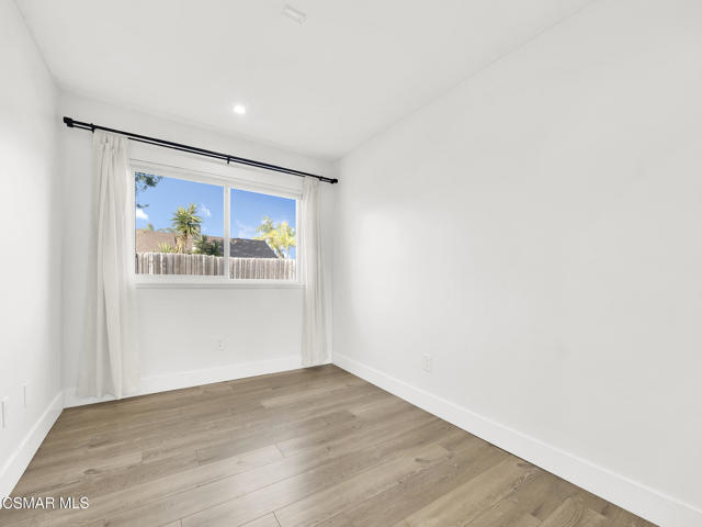 898 Oakmound Avenue, Newbury Park CA: https://media.crmls.org/mediaz/14085cc7-92ef-4050-bf7f-2e46e54b6652.jpg