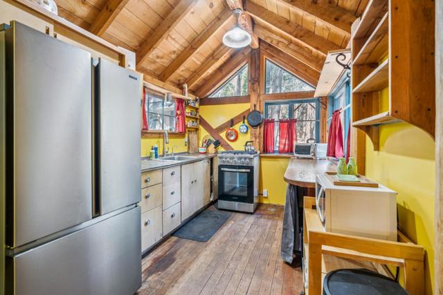 35425 Stonewall Drive, Shingletown CA: https://media.crmls.org/mediaz/14089247-38b6-4c77-a5a1-c411a52d1e65.jpg