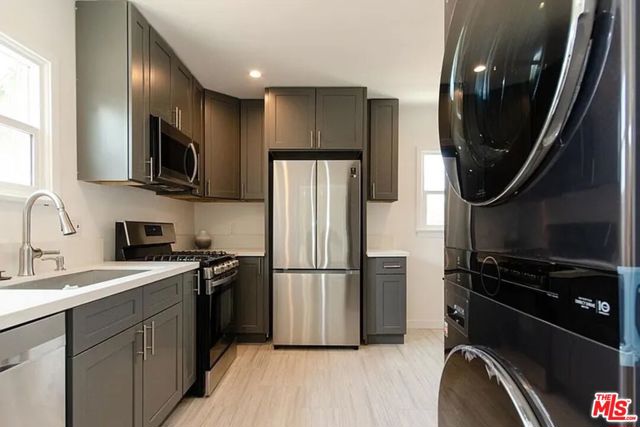 11485 Cumpston Street, North Hollywood CA: https://media.crmls.org/mediaz/14094018-0514-4707-895f-0b1032eb0c14.jpg