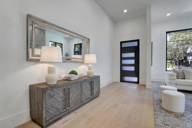 546 9th Avenue, Menlo Park CA: https://media.crmls.org/mediaz/14095ed4-52a7-45ef-971f-7a02a9674680.jpg