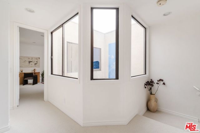 2227 Century Hill, Los Angeles CA: https://media.crmls.org/mediaz/14096179-38c2-43e1-9c0c-ca0f3f4d2440.jpg