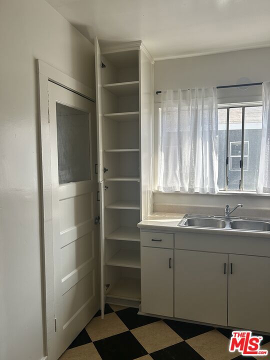 543 S Chicago Street, Los Angeles CA: https://media.crmls.org/mediaz/140a8a64-be12-4772-8993-ab655e8c85e6.jpg